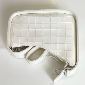 Women’s white crossbody bag
